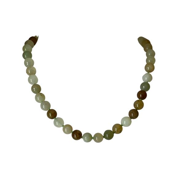 Vintage Chrysoprase Necklace, 14kt Gold Clasp Beaded Green Gemstone Necklace - Picture 5 of 6